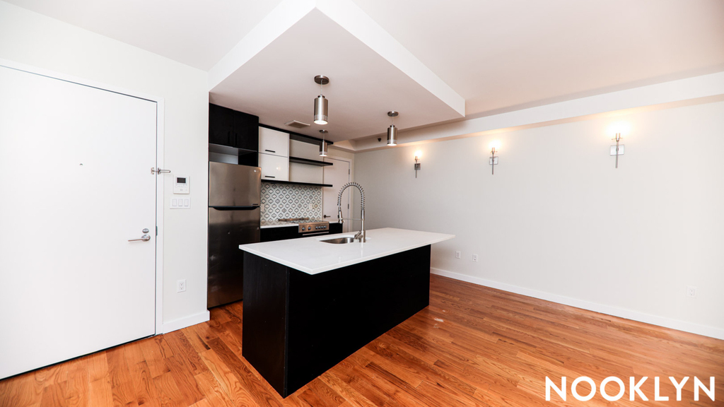 146 Linden Boulevard - Photo 2