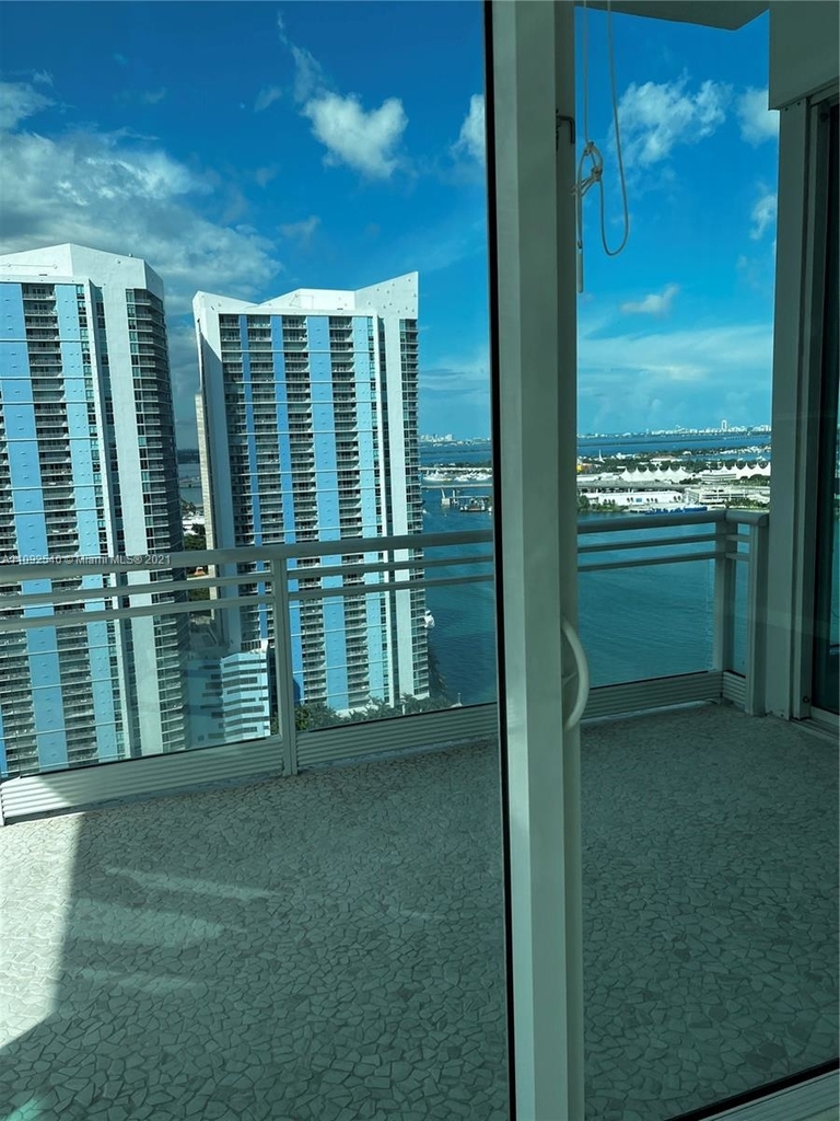 900 Brickell Key Blvd - Photo 16