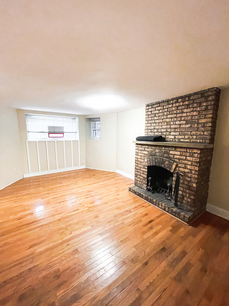 2242 North Halsted Street - Photo 2