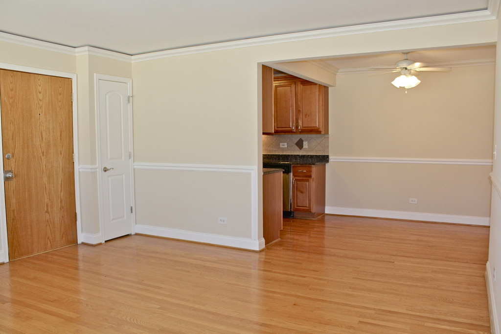 5029 North East River Road - Photo 4