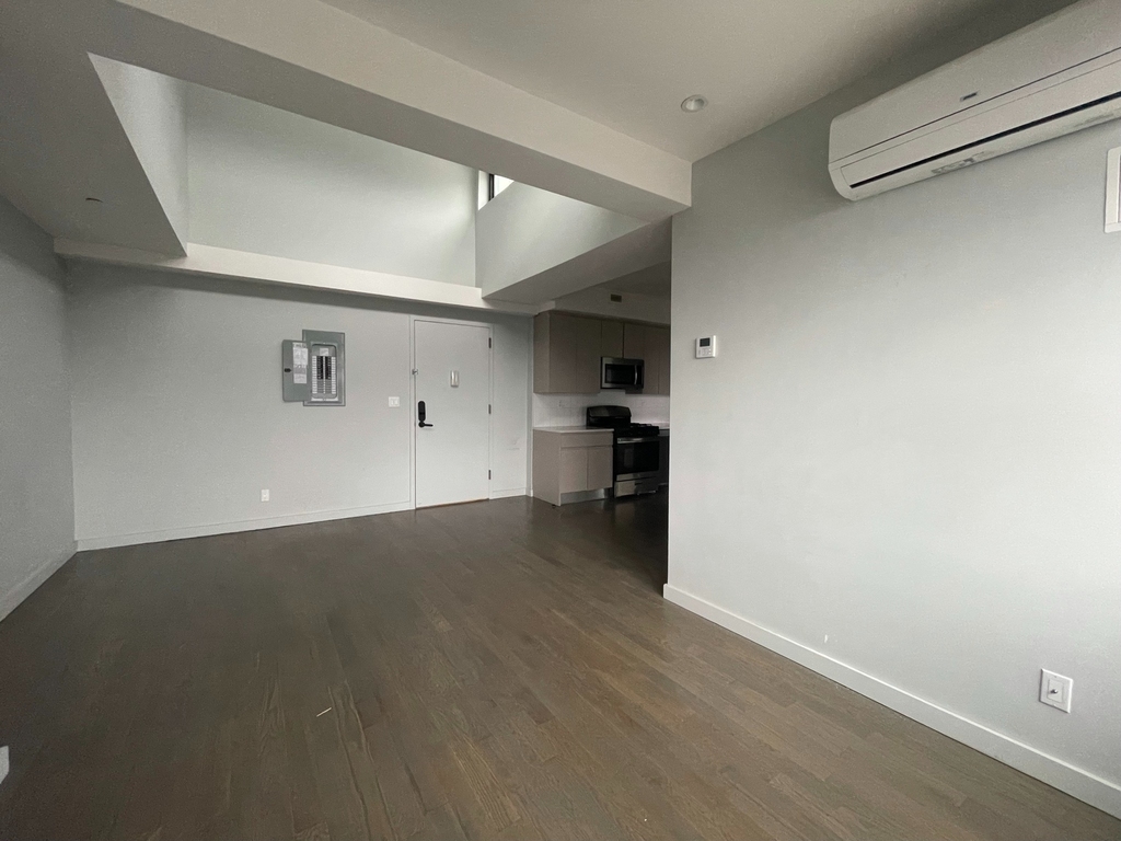 Spacious 2 BD in Prime Bushwick - Photo 7