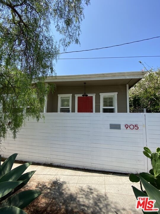 905 5th Ave - Photo 1