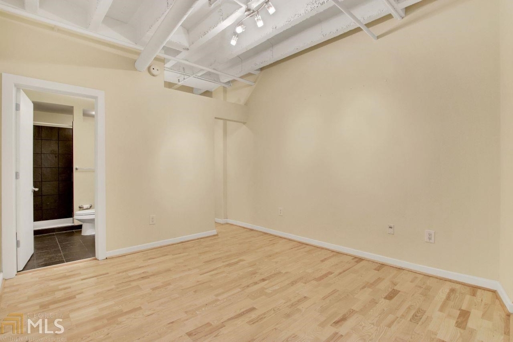 805 Peachtree St  #105 - Photo 3