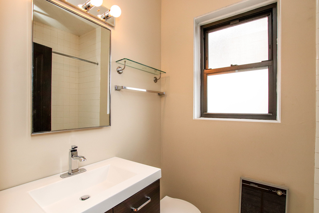 3751 North Marshfield Avenue - Photo 7