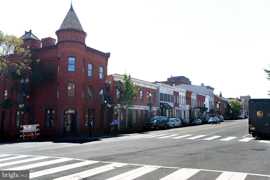 1010 25th Street Nw - Photo 17