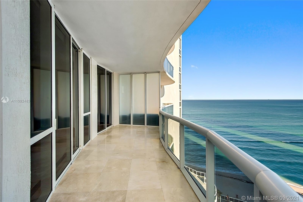 16001 Collins Ave - Photo 7