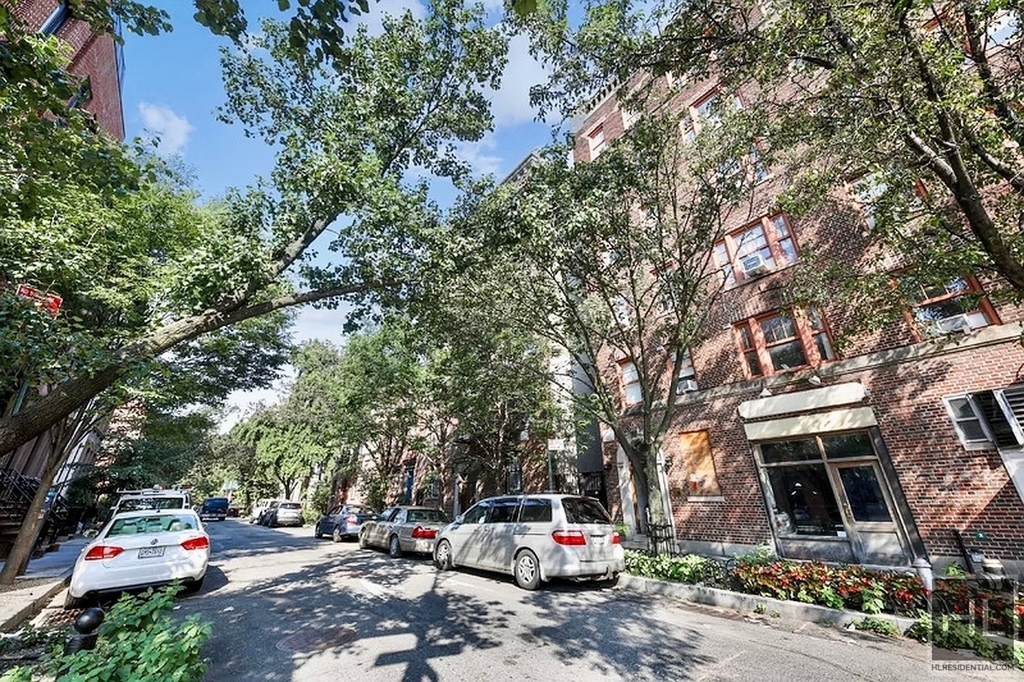 West 11th Street - Photo 6