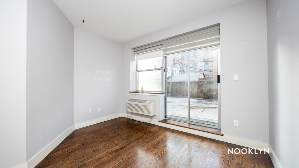 168 Throop Avenue - Photo 8