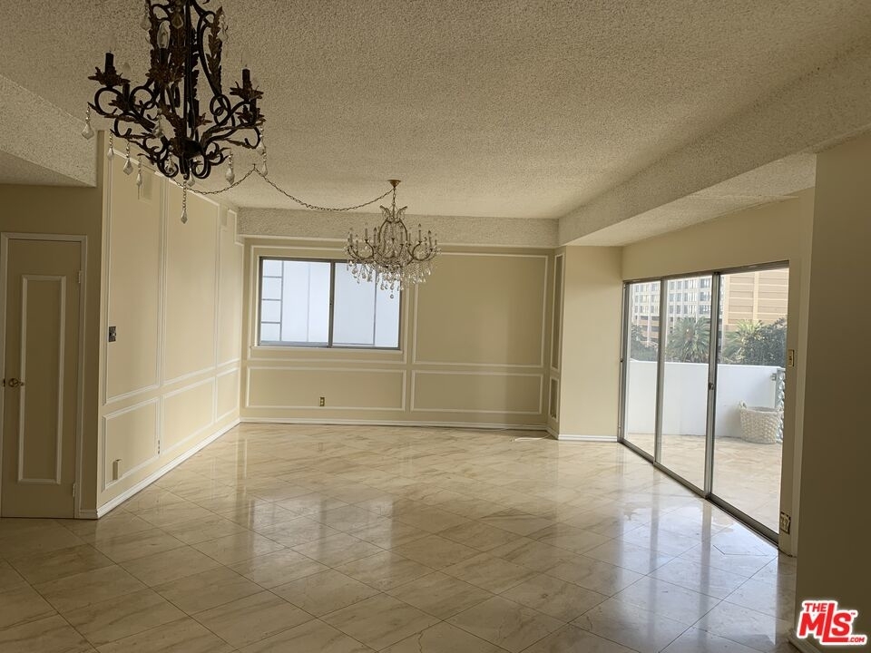 10787 Wilshire Blvd - Photo 2