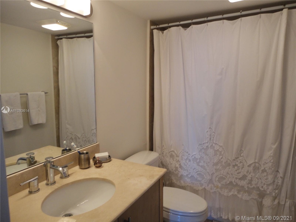 10275 Collins Ave - Photo 10