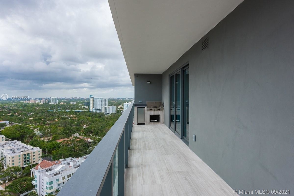 1451 Brickell Ave - Photo 1