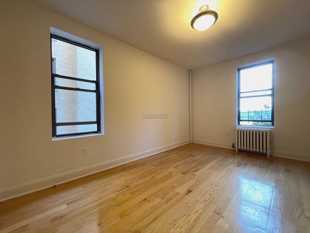 282 Cabrini Boulevard - Photo 4