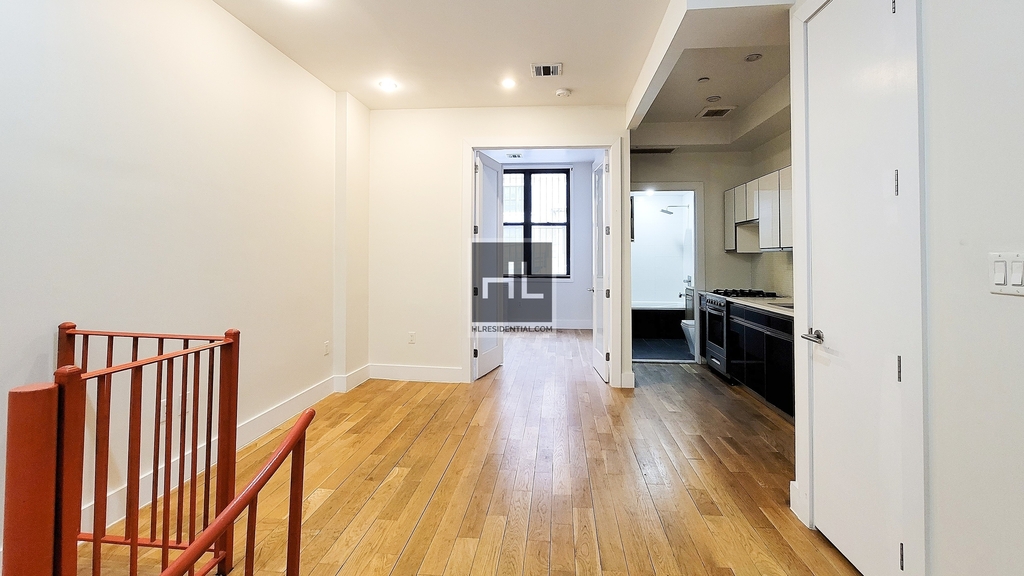 751 Dekalb Avenue - Photo 3