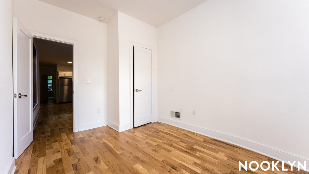 74 Macdougal Street - Photo 8