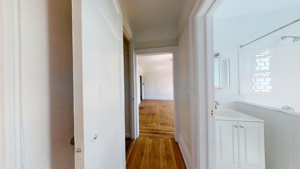 Spectacular sunny and large 1 bed for rent in Prime  Dagaw pl Hudson heights - Photo 10