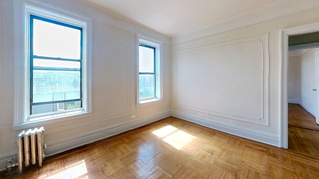 Spectacular sunny and large 1 bed for rent in Prime  Dagaw pl Hudson heights - Photo 5