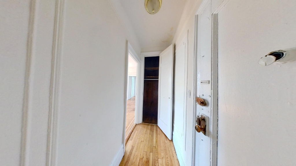 Spectacular sunny and large 1 bed for rent in Prime  Dagaw pl Hudson heights - Photo 8