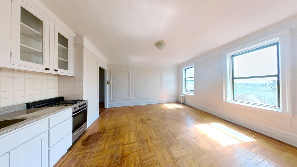 Spectacular sunny and large 1 bed for rent in Prime  Dagaw pl Hudson heights - Photo 1