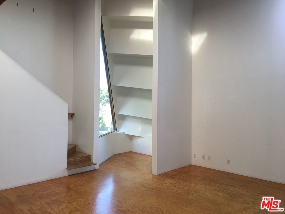 326 Indiana Ave - Photo 10