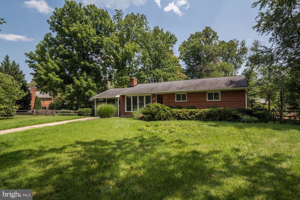 6520 Lone Oak Ct - Photo 0