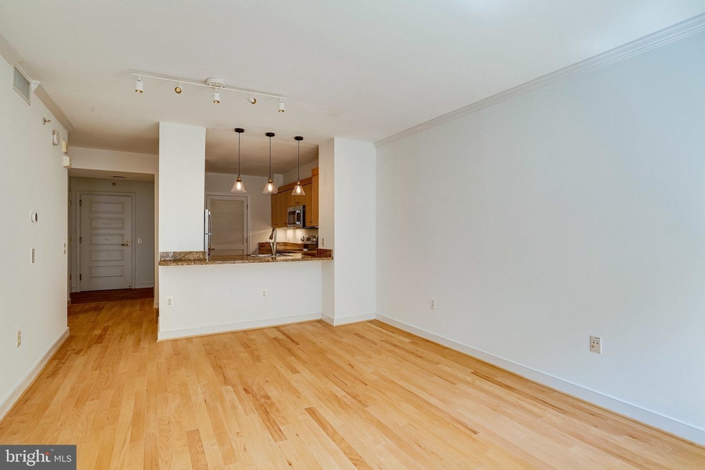 631 D St Nw #530 - Photo 6