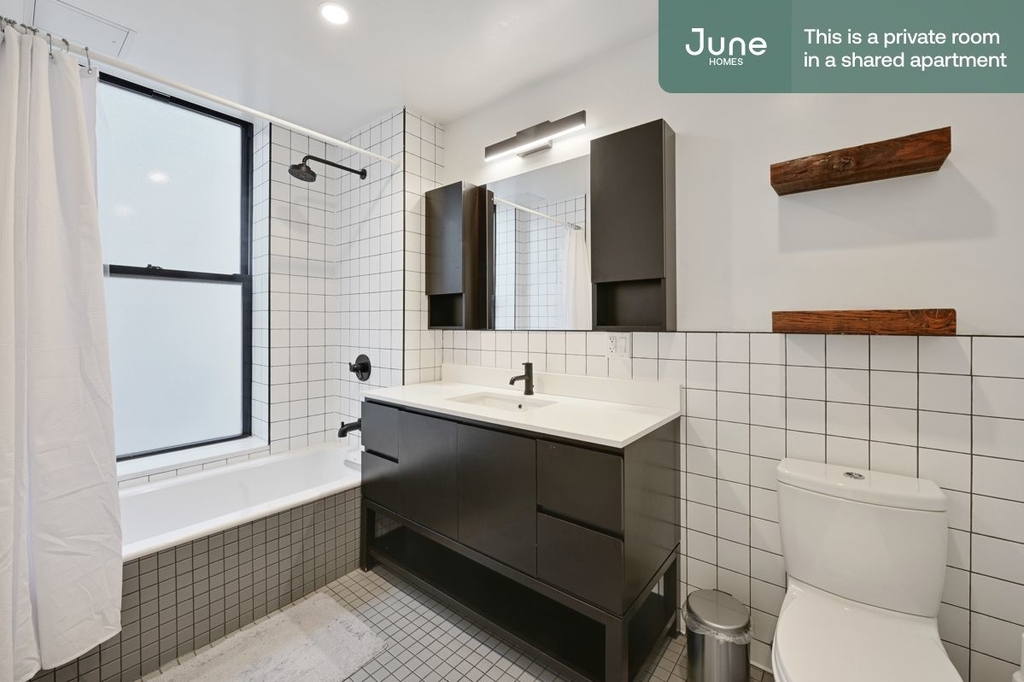 151 Tompkins Avenue - Photo 8