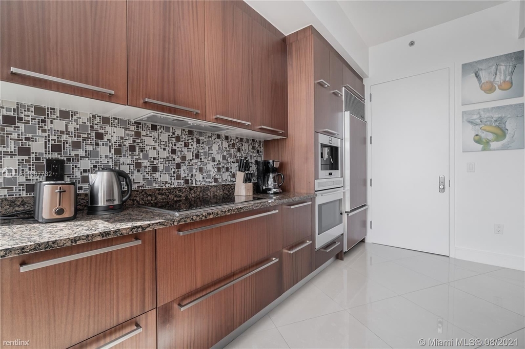 15811 Collins Ave - Photo 7