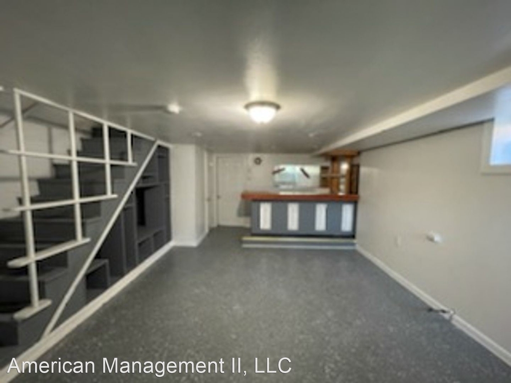 137 W. Meadow Rd - Photo 2