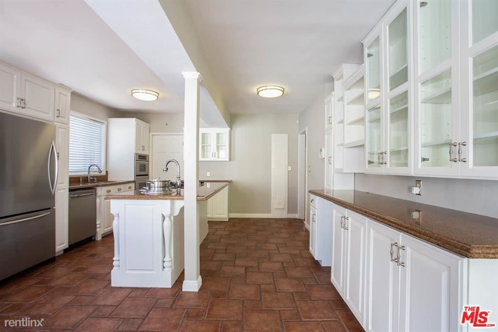 3832 Sutro Ave - Photo 12