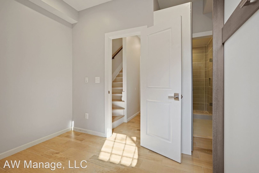 707 18th St Ne Apt #1 - Photo 18