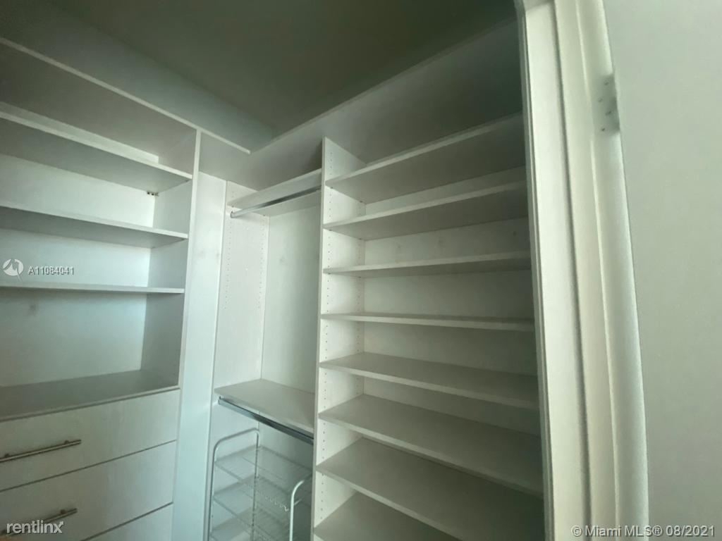 1900 N Bayshore Dr Apt 2314 - Photo 10