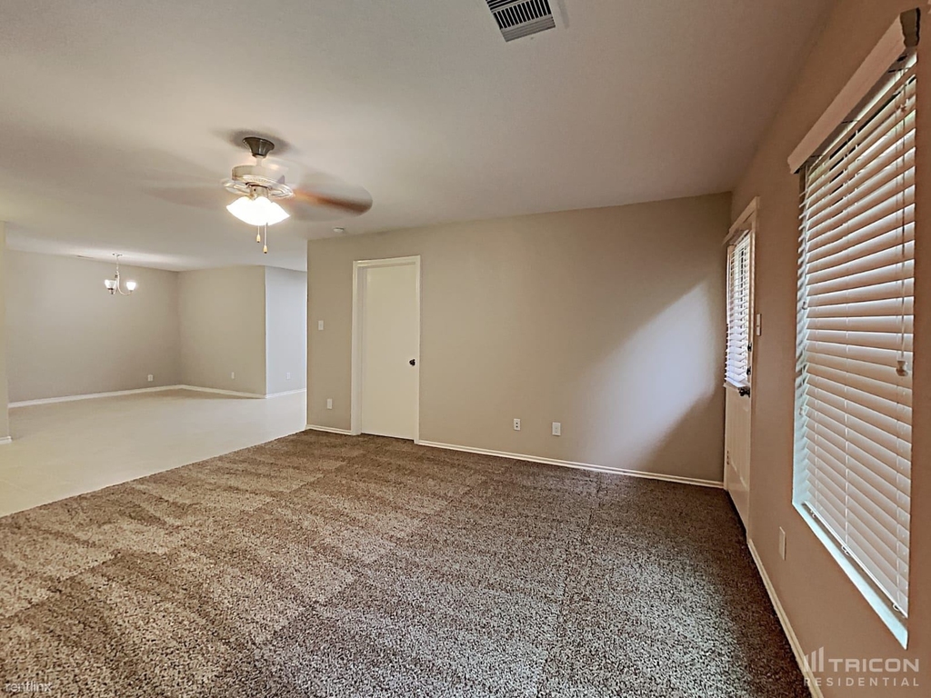 1607 Katydid Court - Photo 3