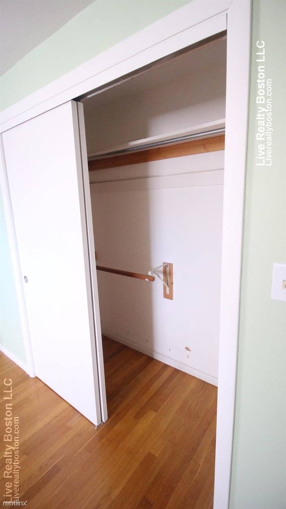 121 Tremont St Apt C3 - Photo 2