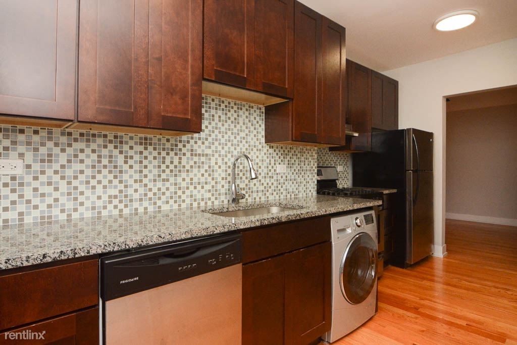 545 Chestnut, Unit 202 - Photo 2