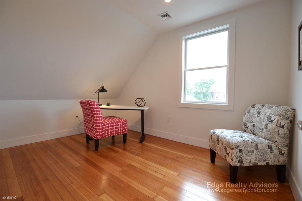 60 Hooker St Apt 1 - Photo 12