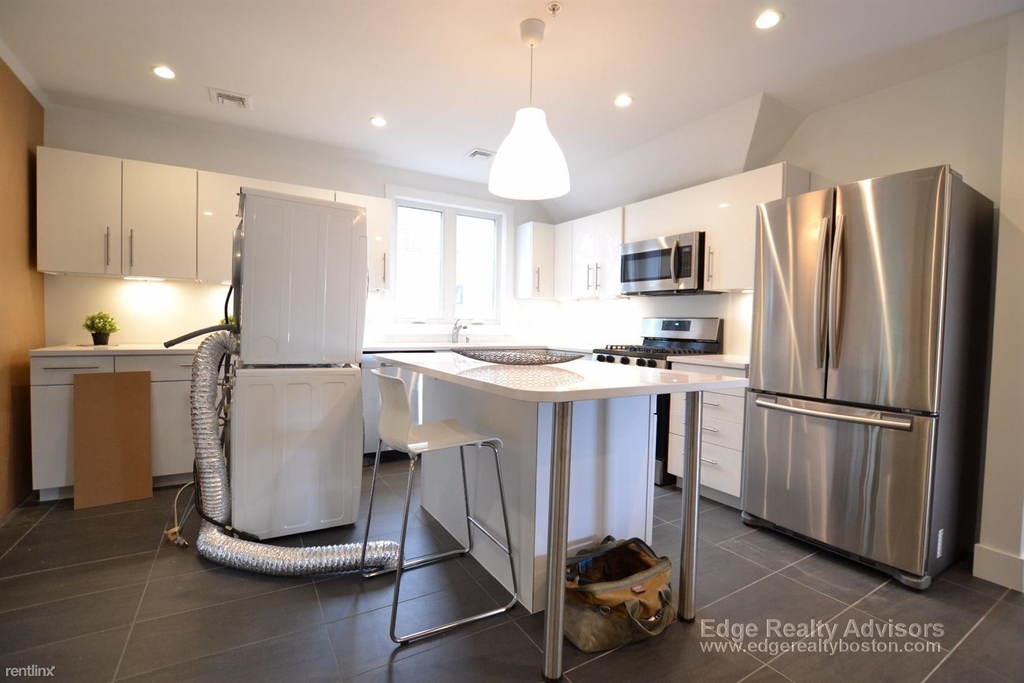 60 Hooker St Apt 1 - Photo 1