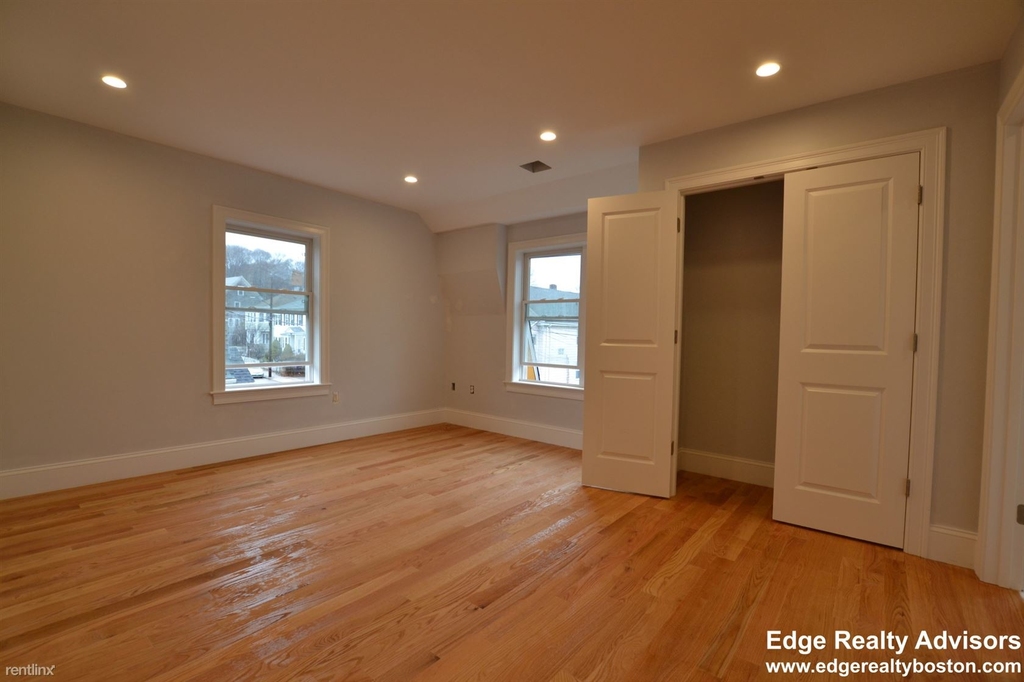 18 Bothwell Rd # 2 - Photo 5