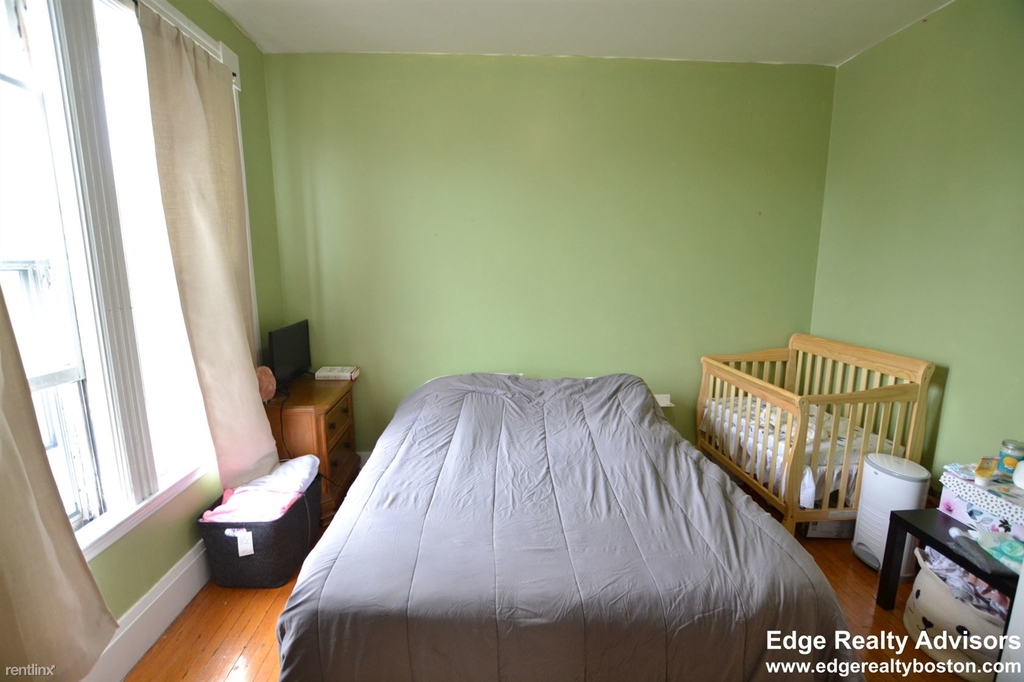 24 Murdock St Apt 3 - Photo 3