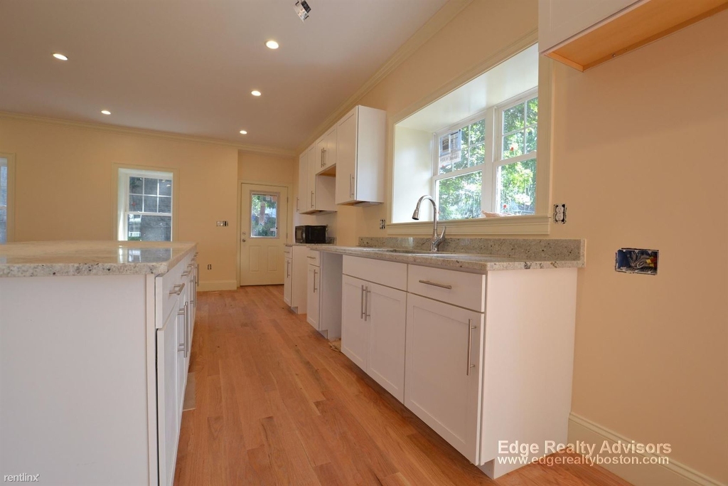 18 Bothwell Rd # 1 - Photo 13