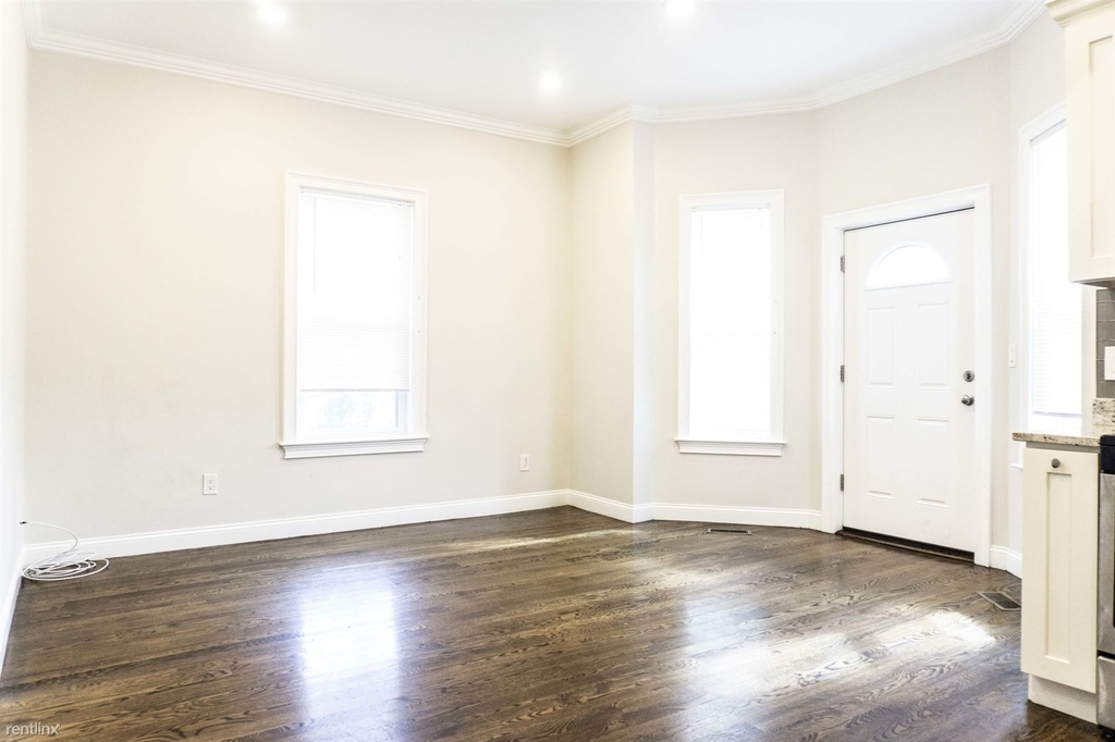 19 Perrin St Apt 1 - Photo 4