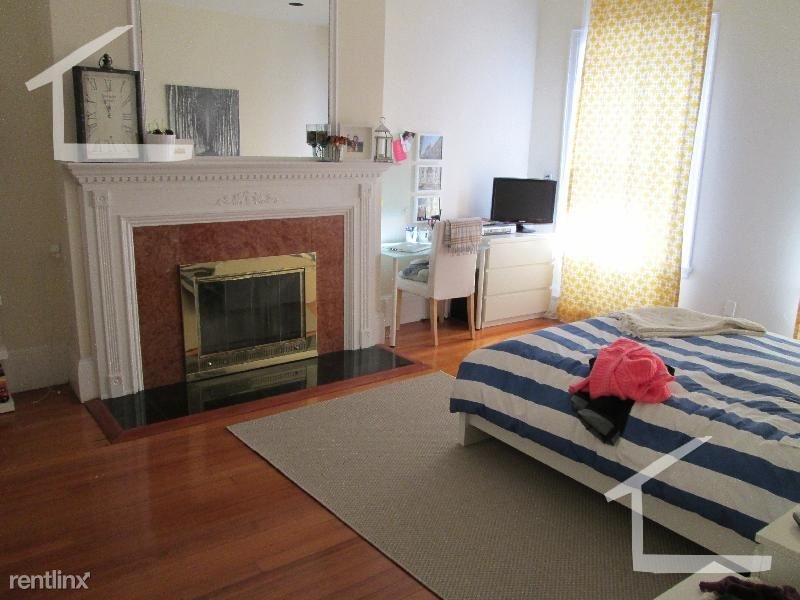 1689 Beacon St Apt 2 - Photo 0