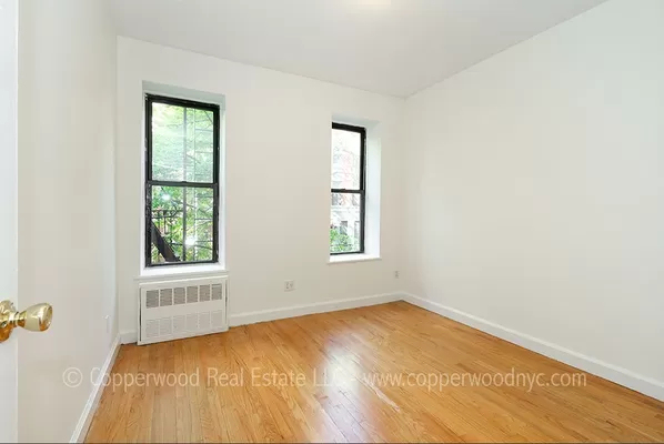 402 East 78th Street - Photo 2