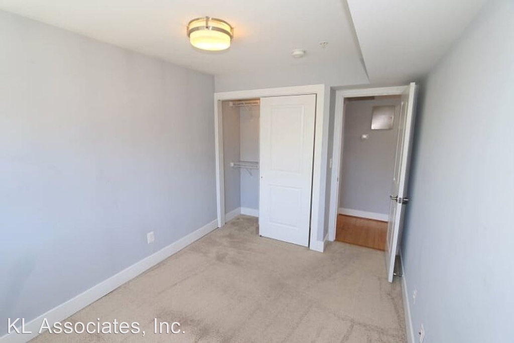 758 Girard Street, Nw - Photo 13