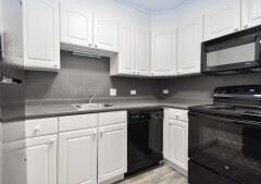 1530 Beacon St Apt 403 - Photo 18