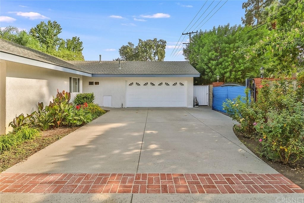 23556 Califa Street - Photo 21