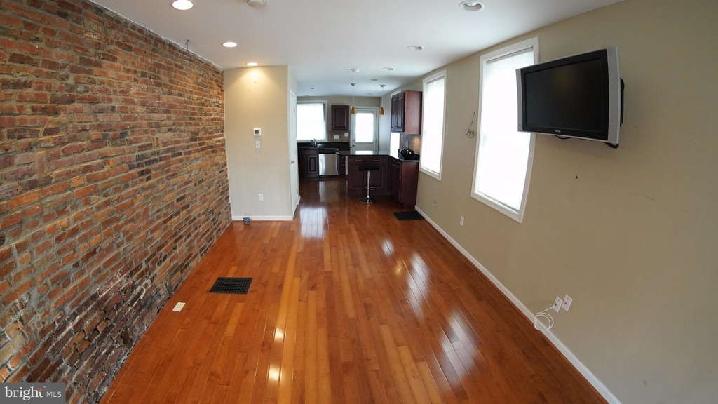 1345 Richardson Street - Photo 3