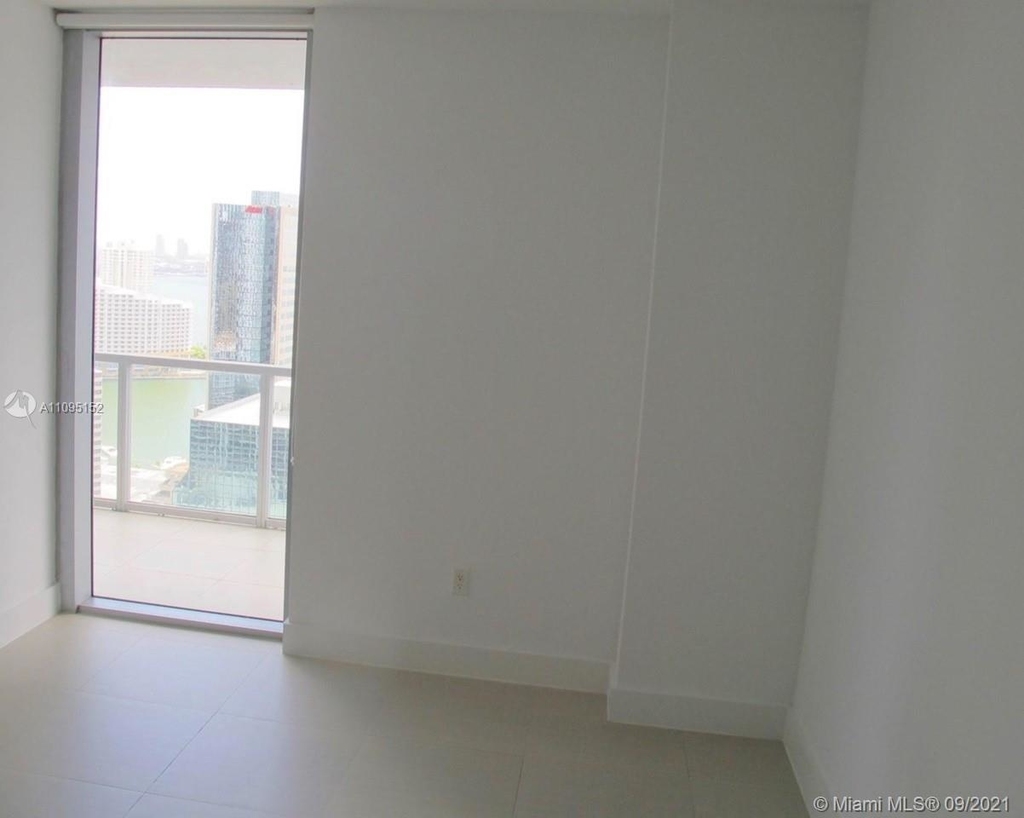 1050 Brickell Ave - Photo 3