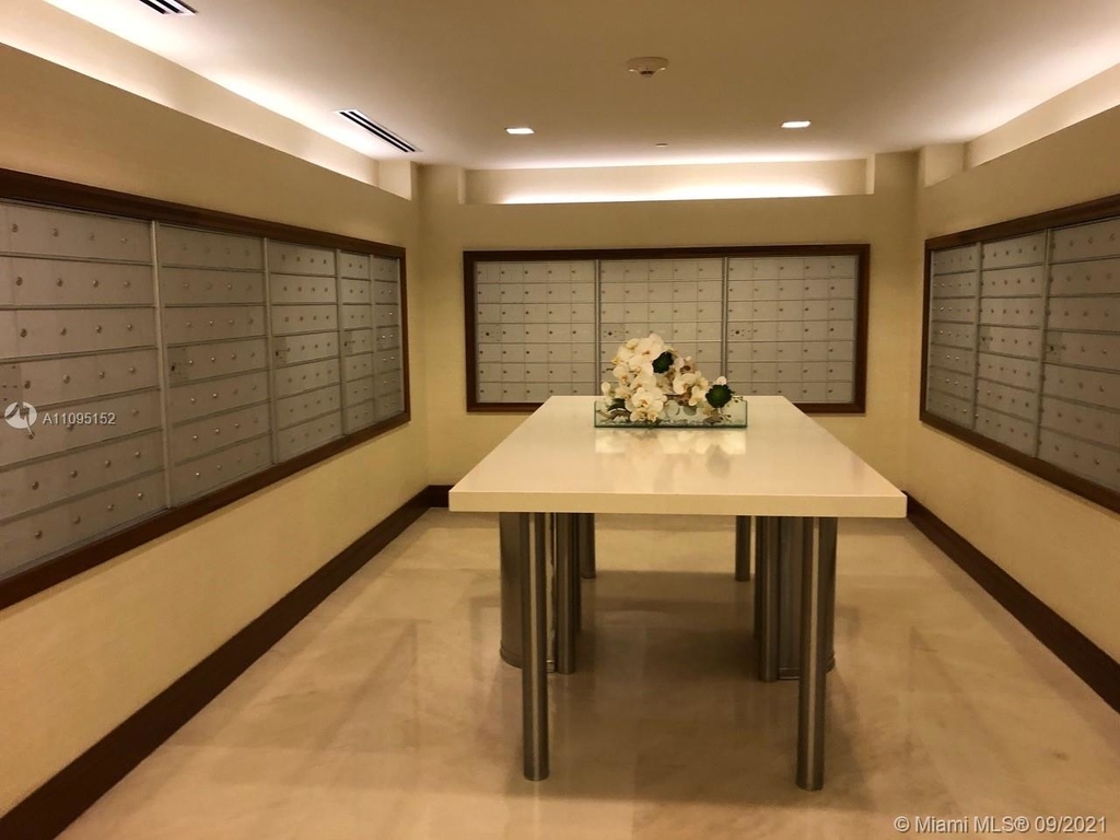 1050 Brickell Ave - Photo 10