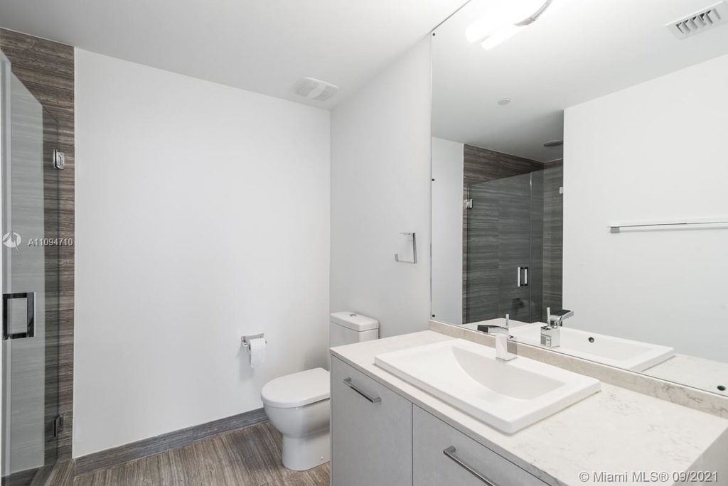 1010 Brickell Ave - Photo 15