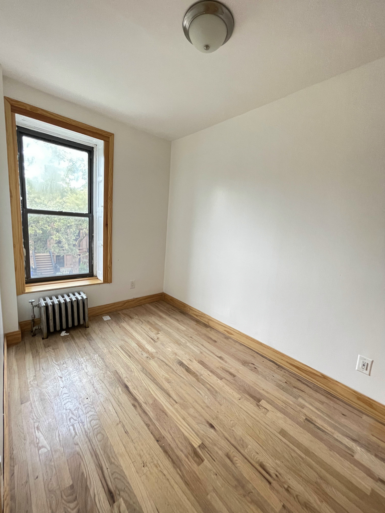 540 Putnam Avenue - Photo 3